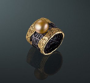 Кольцо с жемчугом к-009чзз: золотистый пресноводный жемчуг, серебро 925°